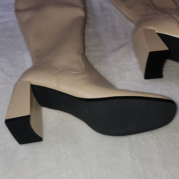 Elegant Cream Over the Knee Boots - Picture 9 of 12